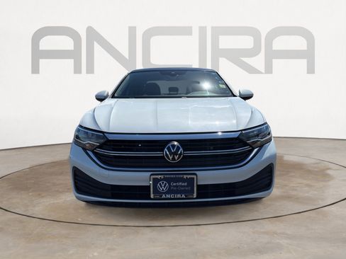 Certified 2024 Volkswagen Jetta SE image 3