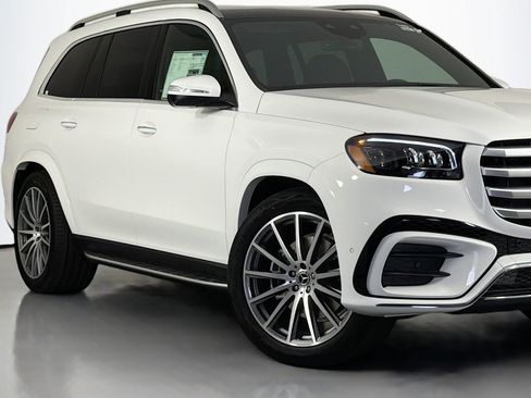 New 2026 Mercedes-Benz GLS 580 4MATIC image 14