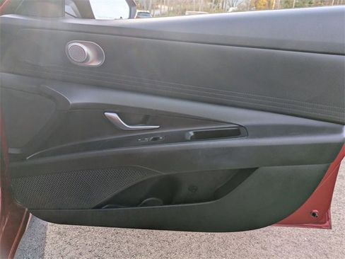 Certified 2023 Hyundai Elantra SEL image 36
