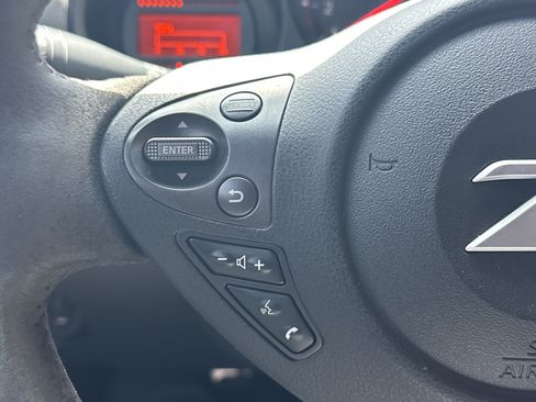 Used 2020 Nissan 370Z NISMO RWD image 19