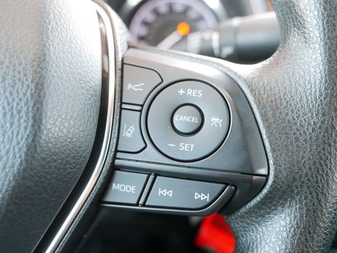 Used 2020 Toyota Camry LE image 29