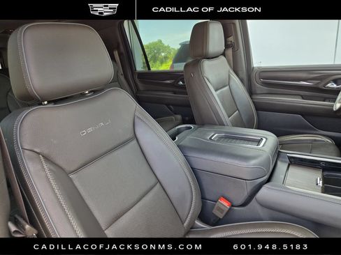 Used 2023 GMC Yukon XL Denali AWD/4WD image 24