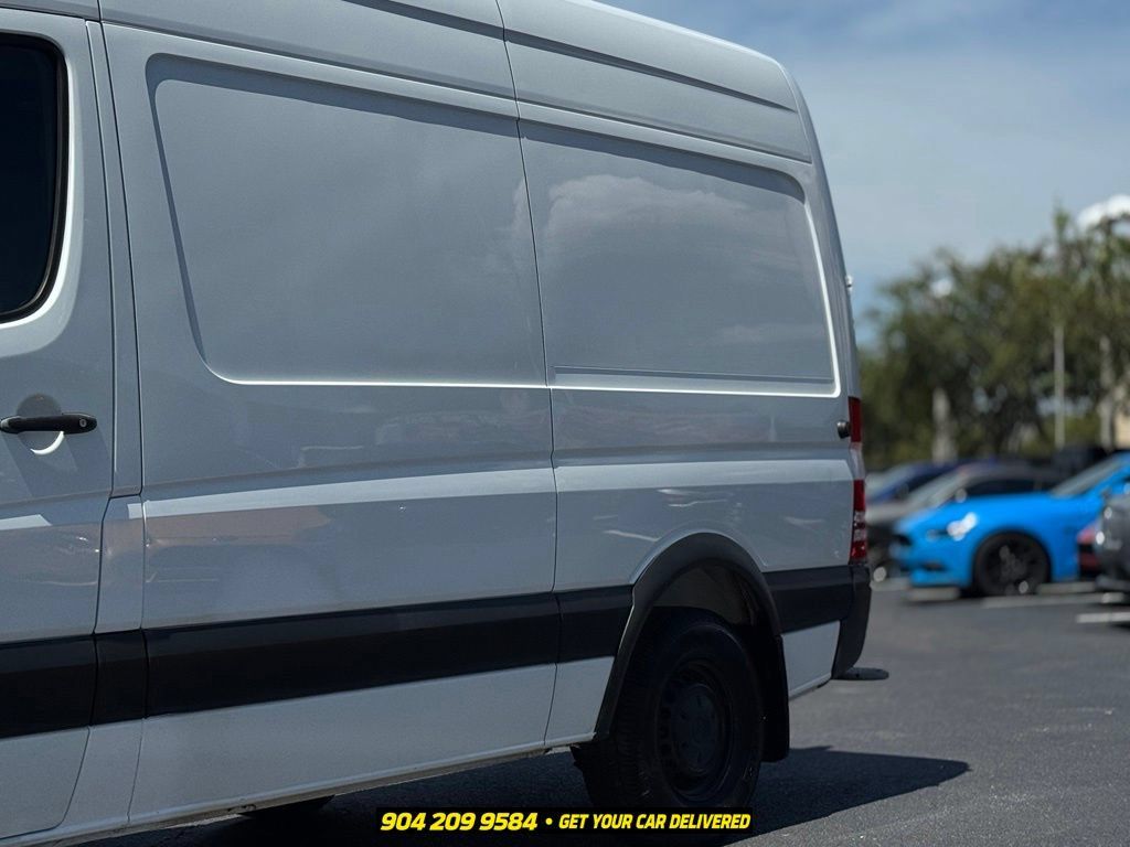 Used 2017 Mercedes-Benz Sprinter 2500 image 4