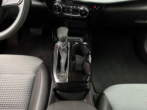 Used 2025 Chevrolet Trax LT FWD image 13