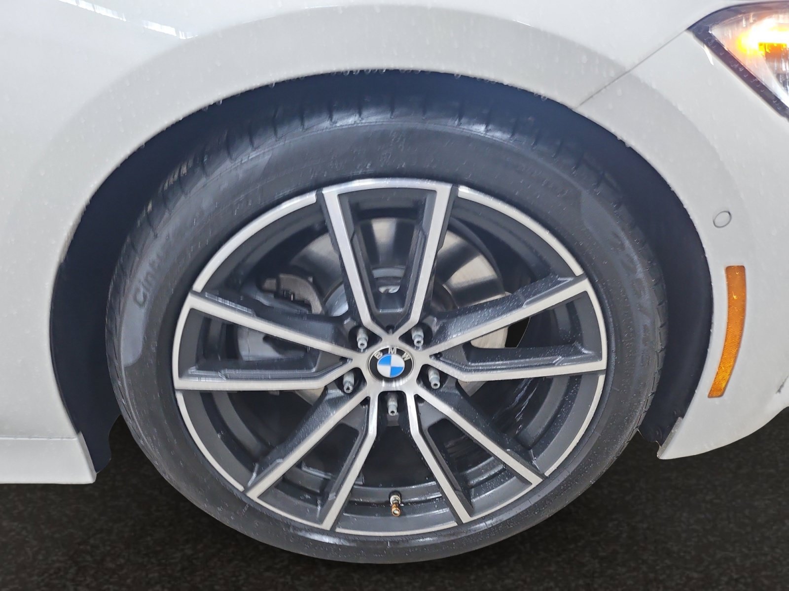 Used 2020 BMW 330i xDrive Sedan w/ Premium Package AWD/4WD image 40