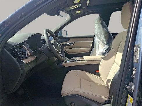 New 2026 Volvo XC90 B6 Plus w/ Protection Package Premier image 6
