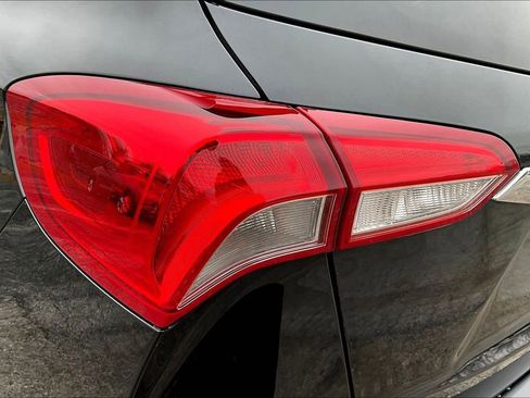 Used 2020 Buick Envision Premium image 22