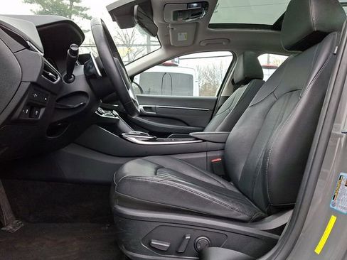 Used 2022 Hyundai Sonata Limited w/ Preferred Accessory Package image 13