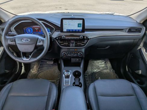 Used 2020 Ford Escape Titanium FWD image 14