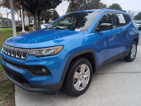 Used 2022 Jeep Compass Latitude image 5