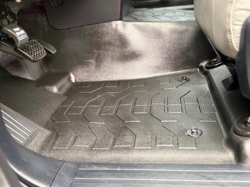 Used 2015 Toyota Tundra SR AWD/4WD image 88