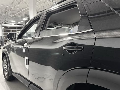 New 2026 Nissan Pathfinder SL AWD/4WD image 12