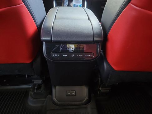 Certified 2025 Toyota Highlander XSE image 34