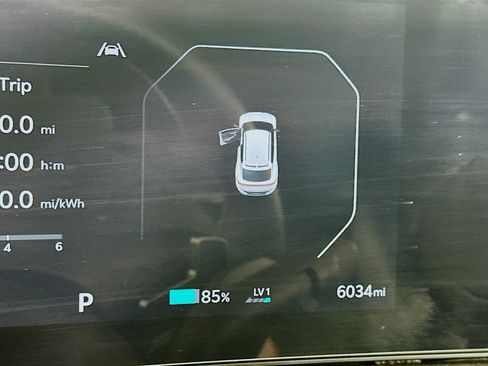 Used 2025 Kia EV6 Light w/ Light LR Technology Package RWD image 19
