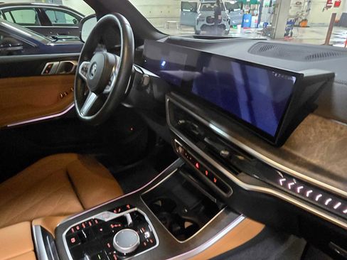 Used 2026 BMW X5 xDrive50e w/ M Sport Package image 11