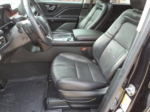 Used 2023 Lincoln Aviator Reserve w/ Equipment Group 201A image 15