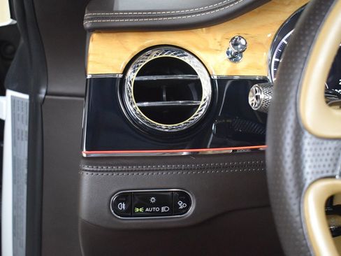 Used 2020 Bentley Continental GT image 27