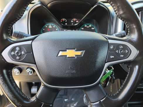 Used 2022 Chevrolet Colorado LT w/ LT Convenience Package image 12