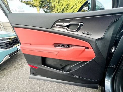Certified 2025 Kia Sportage SX Prestige image 19