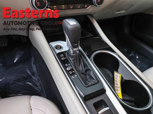 Used 2023 Nissan Altima 2.5 SV AWD/4WD image 13