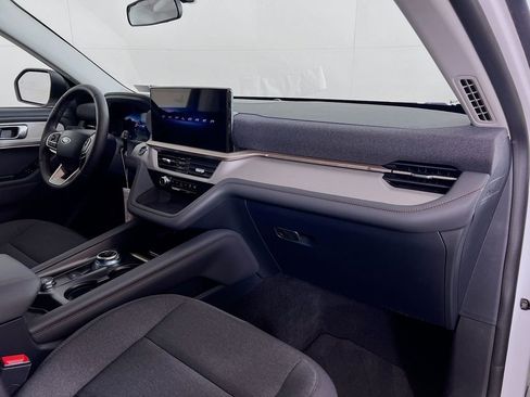 Used 2025 Ford Explorer Active image 34