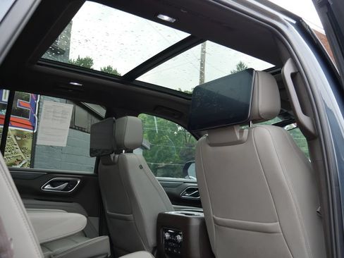 Used 2021 GMC Yukon SLT w/ SLT Premium Package AWD/4WD image 13