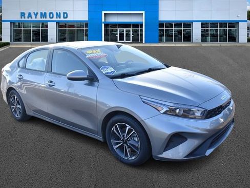 Certified 2023 Kia Forte LXS image 1