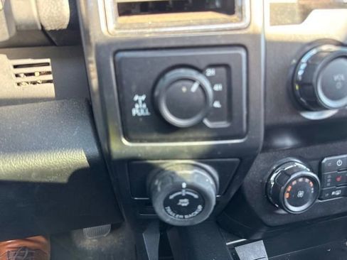 Used 2019 Ford F150 XLT w/ Equipment Group 302A Luxury AWD/4WD image 9