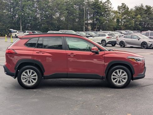 Used 2024 Toyota Corolla Cross LE w/ Moonroof Package image 8