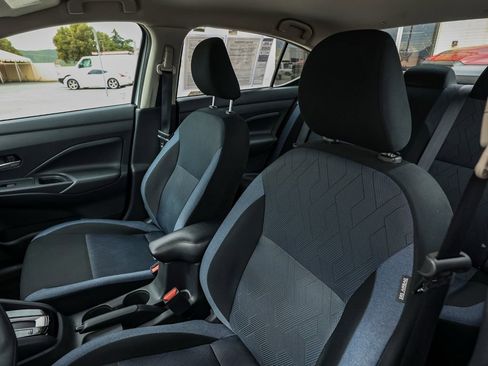 Used 2025 Nissan Versa SV w/ Trunk Package image 15