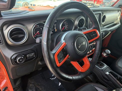 Used 2018 Jeep Wrangler Rubicon AWD/4WD image 14