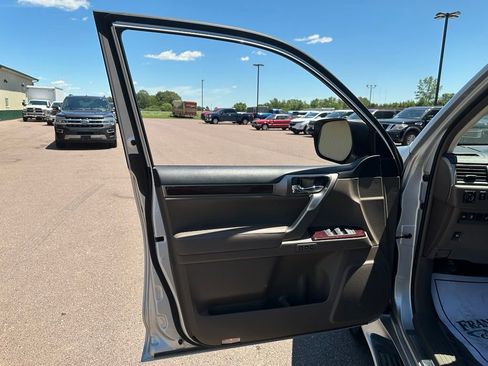 Used 2017 Lexus GX 460 Luxury AWD/4WD image 11