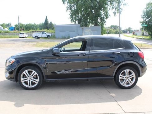 Used 2019 Mercedes-Benz GLA 250 4MATIC image 5
