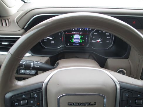 Used 2021 GMC Yukon Denali w/ Denali Premium Package AWD/4WD image 35