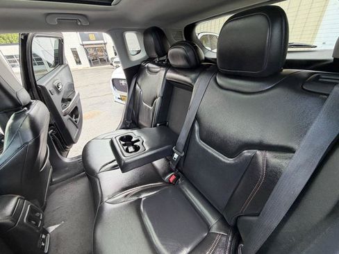 Used 2018 Jeep Compass Limited w/ Navigation Group AWD/4WD image 16