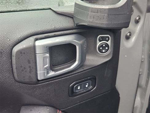 Used 2020 Jeep Gladiator Rubicon image 11