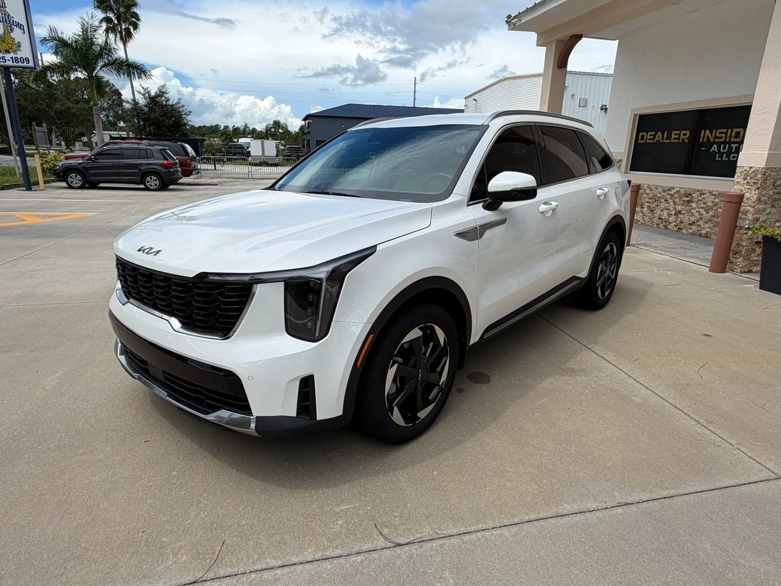 Used 2025 Kia Sorento EX FWD image 8