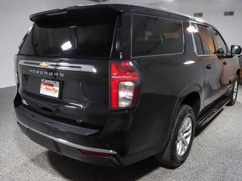Used 2023 Chevrolet Suburban LT image 7