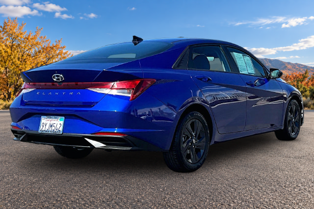 Used 2022 Hyundai Elantra SEL FWD image 6