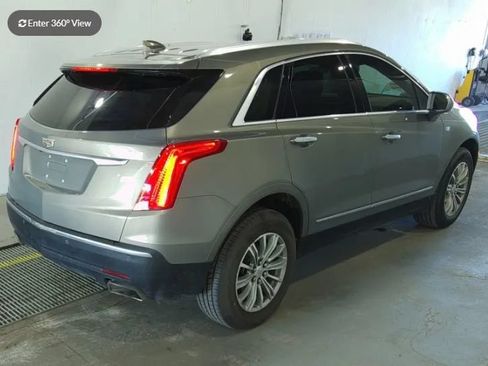 Used 2017 Cadillac XT5 Luxury w/ Driver Awareness Package FWD image 2