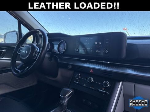 Used 2024 Kia Carnival LX image 36