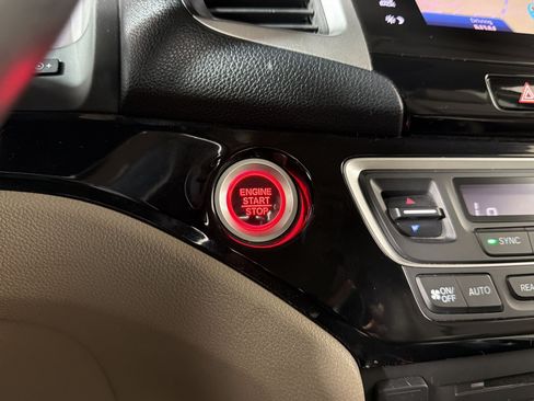 Used 2018 Honda Pilot Touring image 27