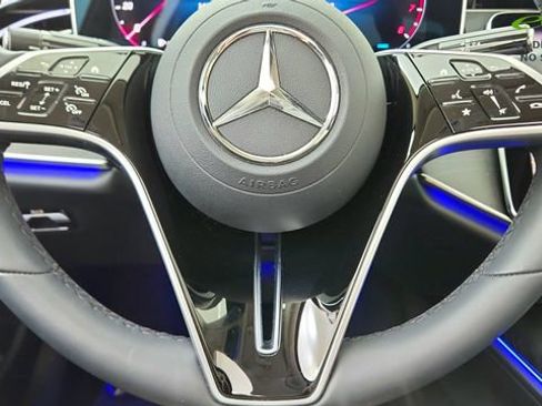 Used 2024 Mercedes-Benz E 350 4MATIC Sedan image 40