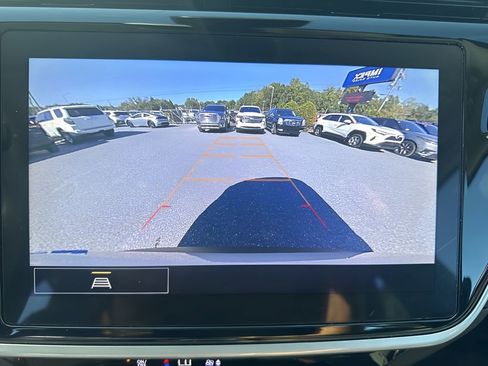 Used 2022 Chevrolet Bolt EUV LT image 18