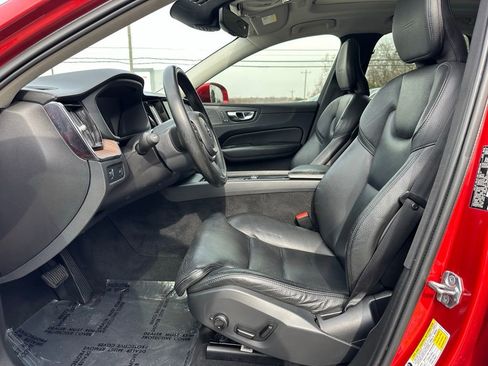 Used 2019 Volvo XC60 T5 Inscription image 12