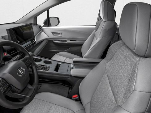 New 2026 Toyota Sienna LE FWD image 6