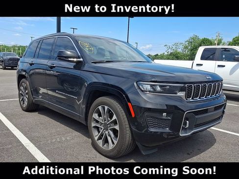 Used 2023 Jeep Grand Cherokee Overland w/ Luxury Tech Group IV AWD/4WD image 1