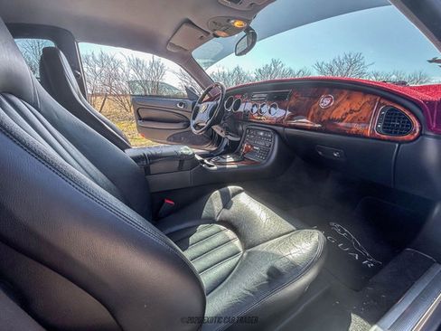 Used 1998 Jaguar XK8 Coupe image 40