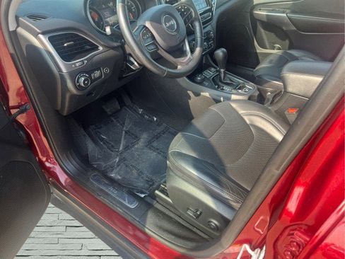 Used 2019 Jeep Cherokee Limited image 15