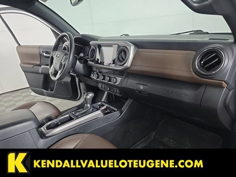 Used 2019 Toyota Tacoma Limited AWD/4WD image 20